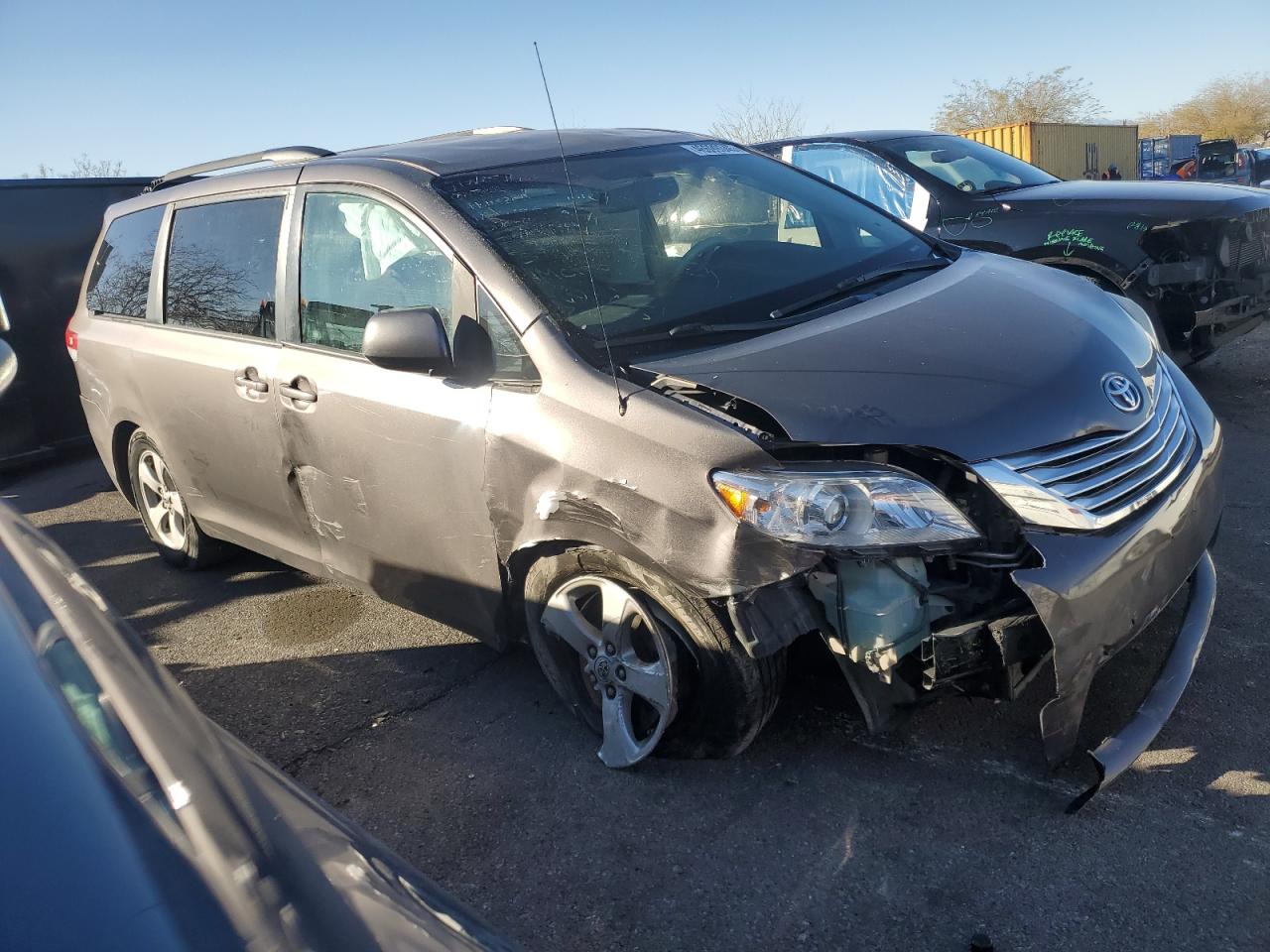 2011 Toyota Sienna - Image 4