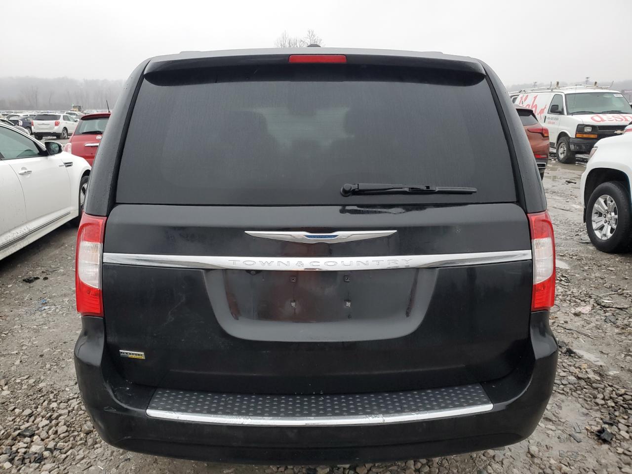 2015 Chrysler Town & Country - Image 6