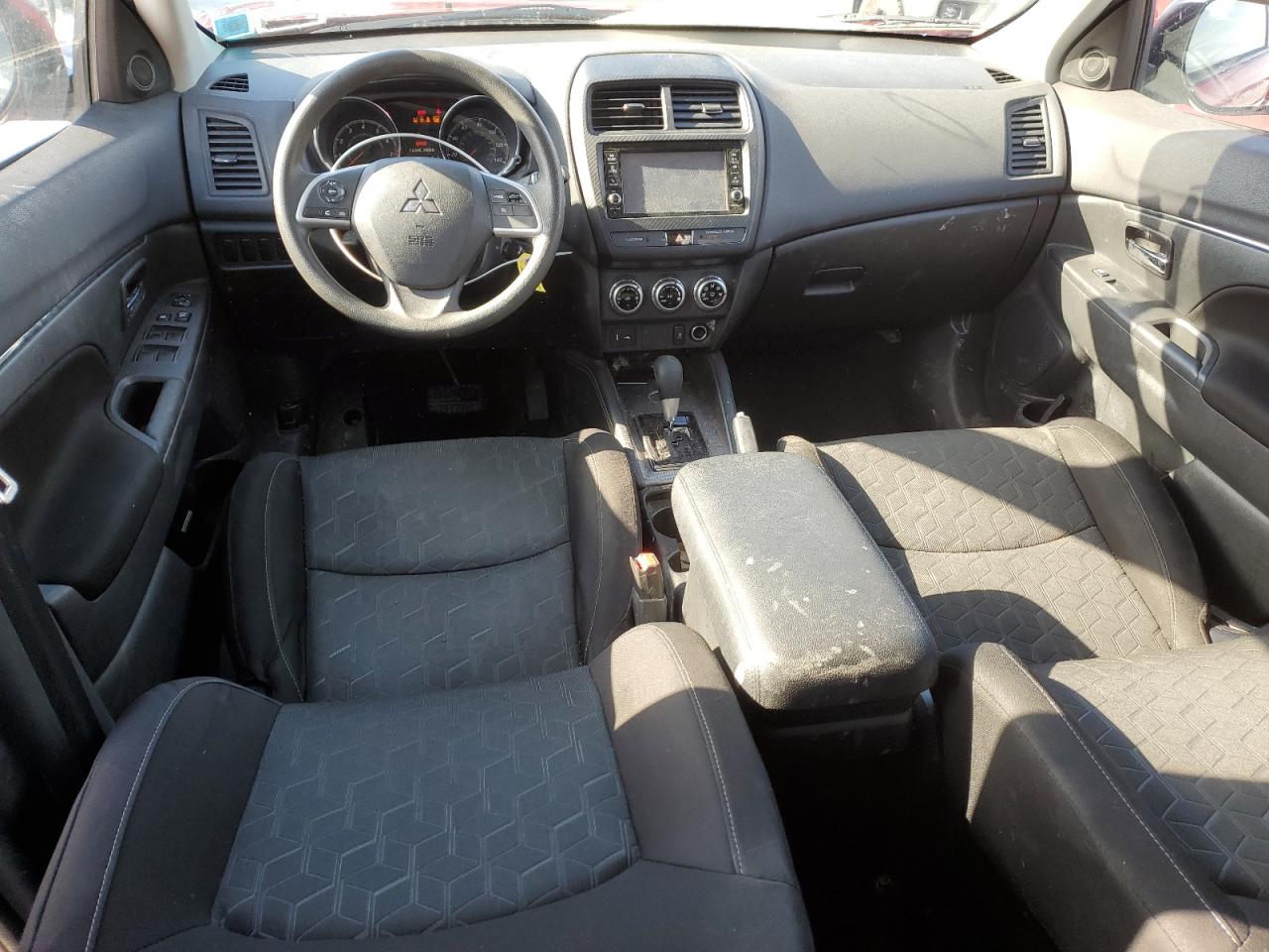 2020 Mitsubishi Outlander - Image 8