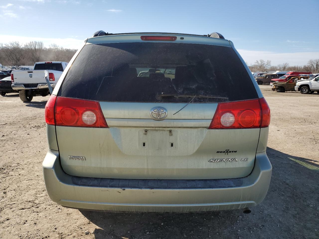 2009 Toyota Sienna - Image 6