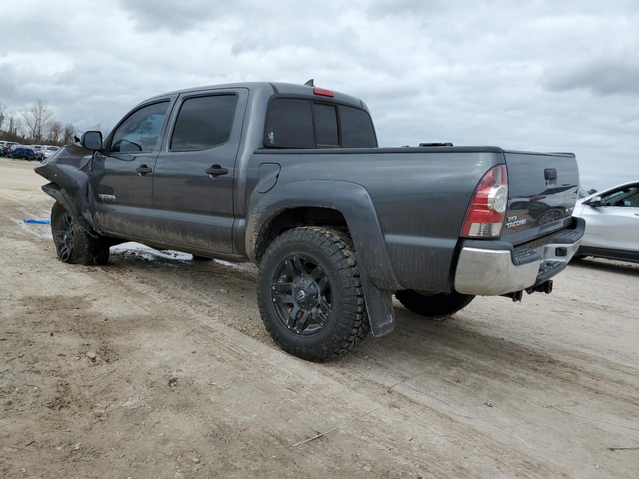 2015 Toyota Tacoma - Image 2