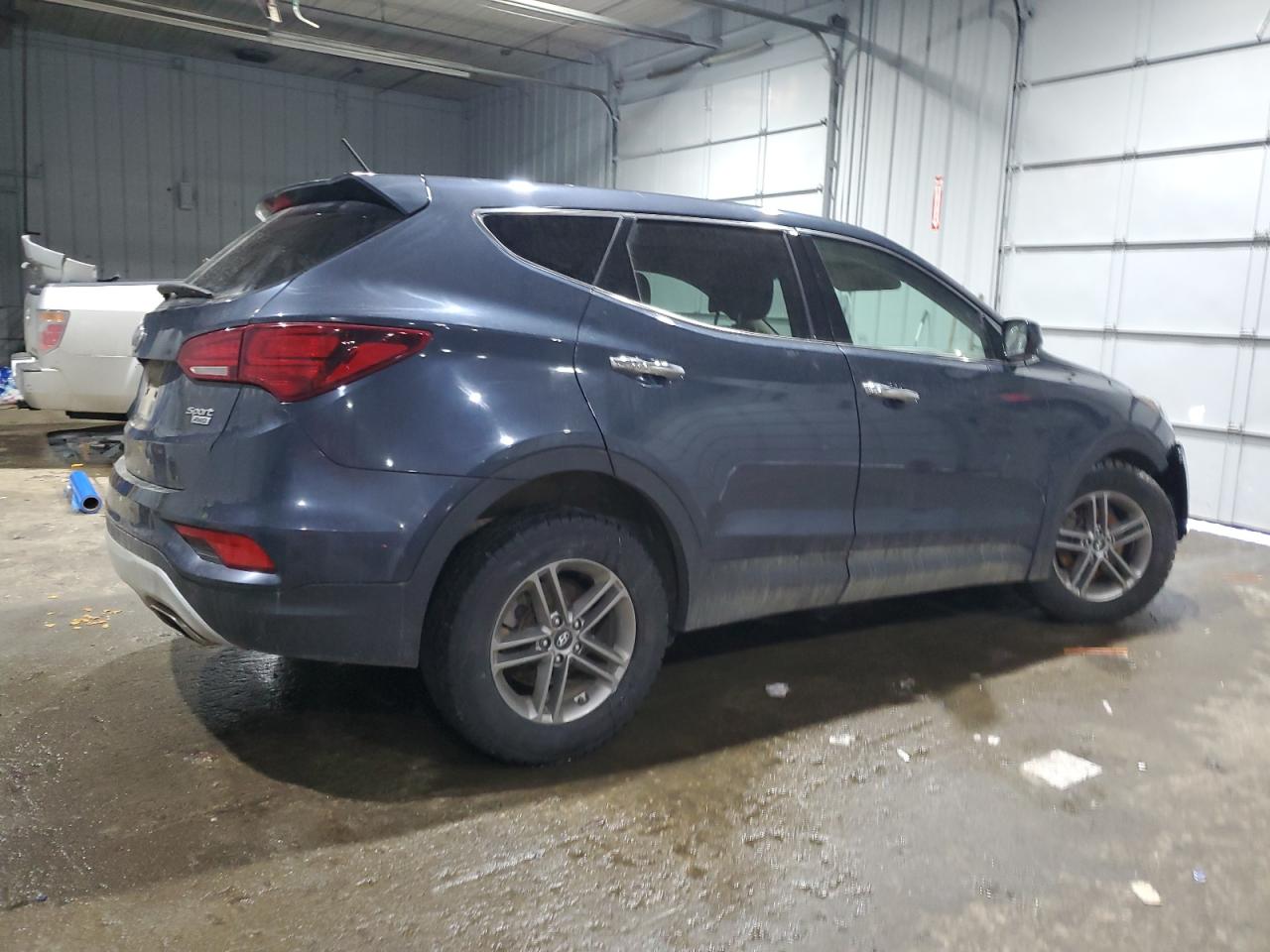 2018 Hyundai Santa Fe - Image 3