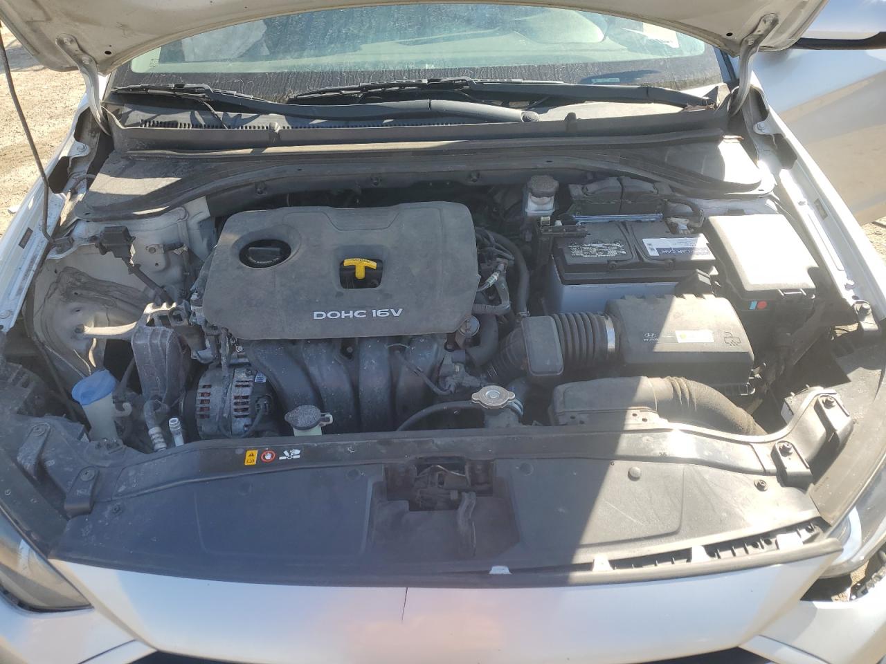 2018 Hyundai Elantra - Image 11