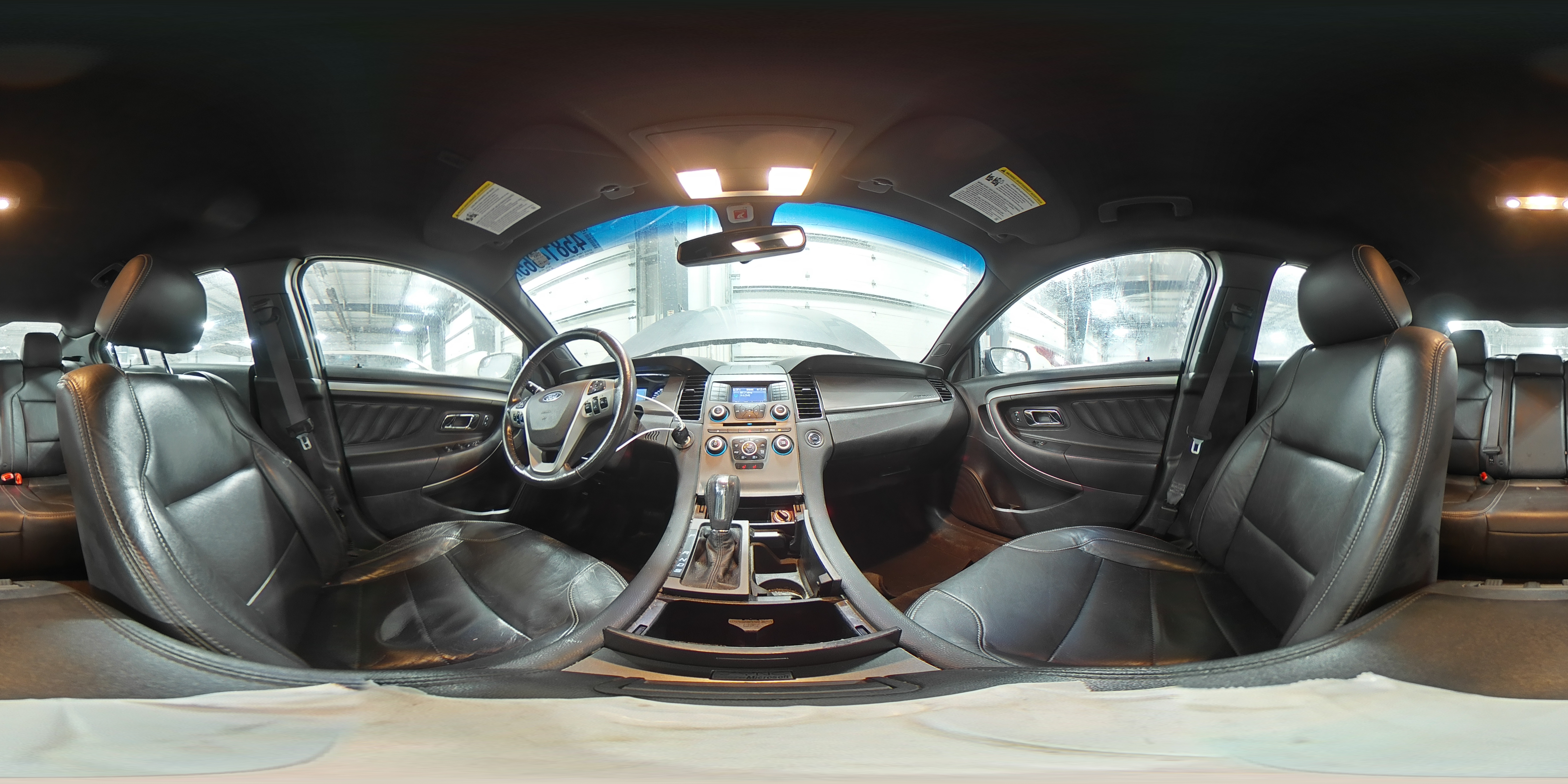 2013 Ford Taurus - Image 14