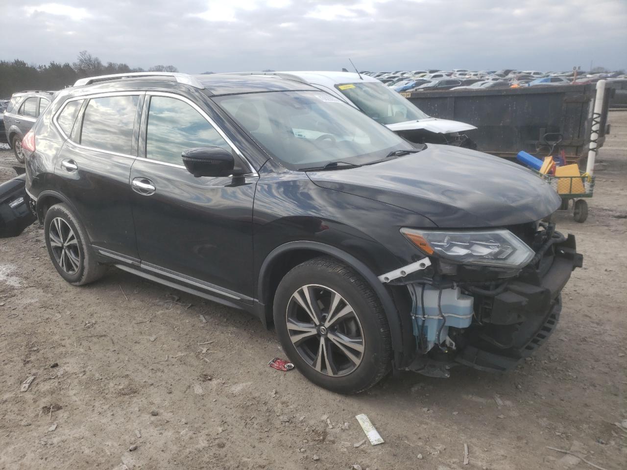 2017 Nissan Rogue - Image 4
