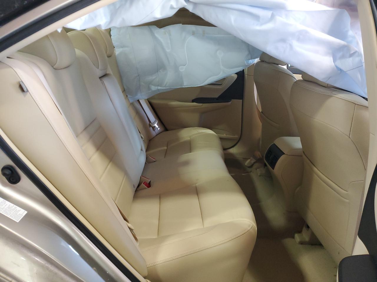 2015 Toyota Camry - Image 10