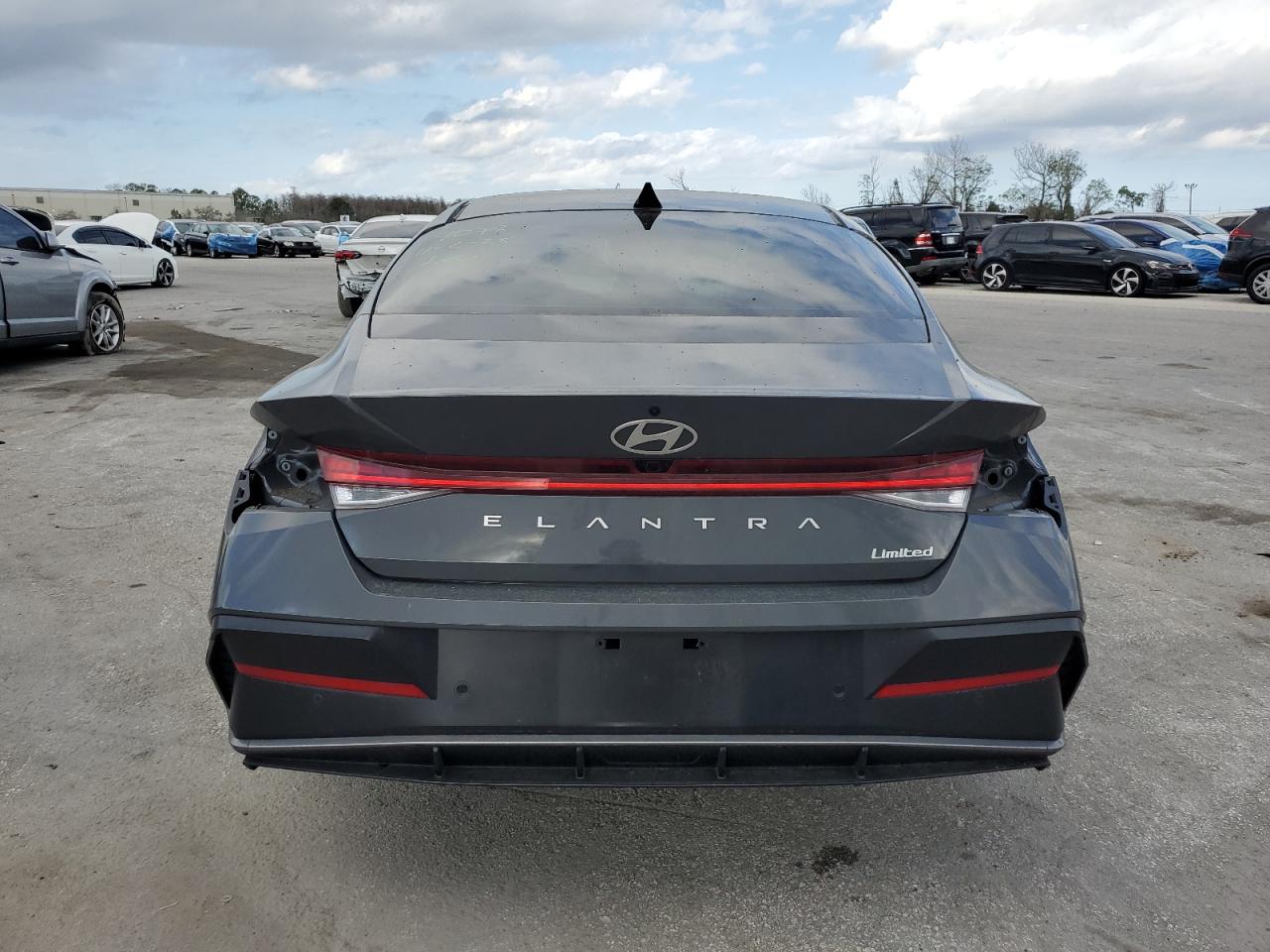 2024 Hyundai Elantra - Image 6