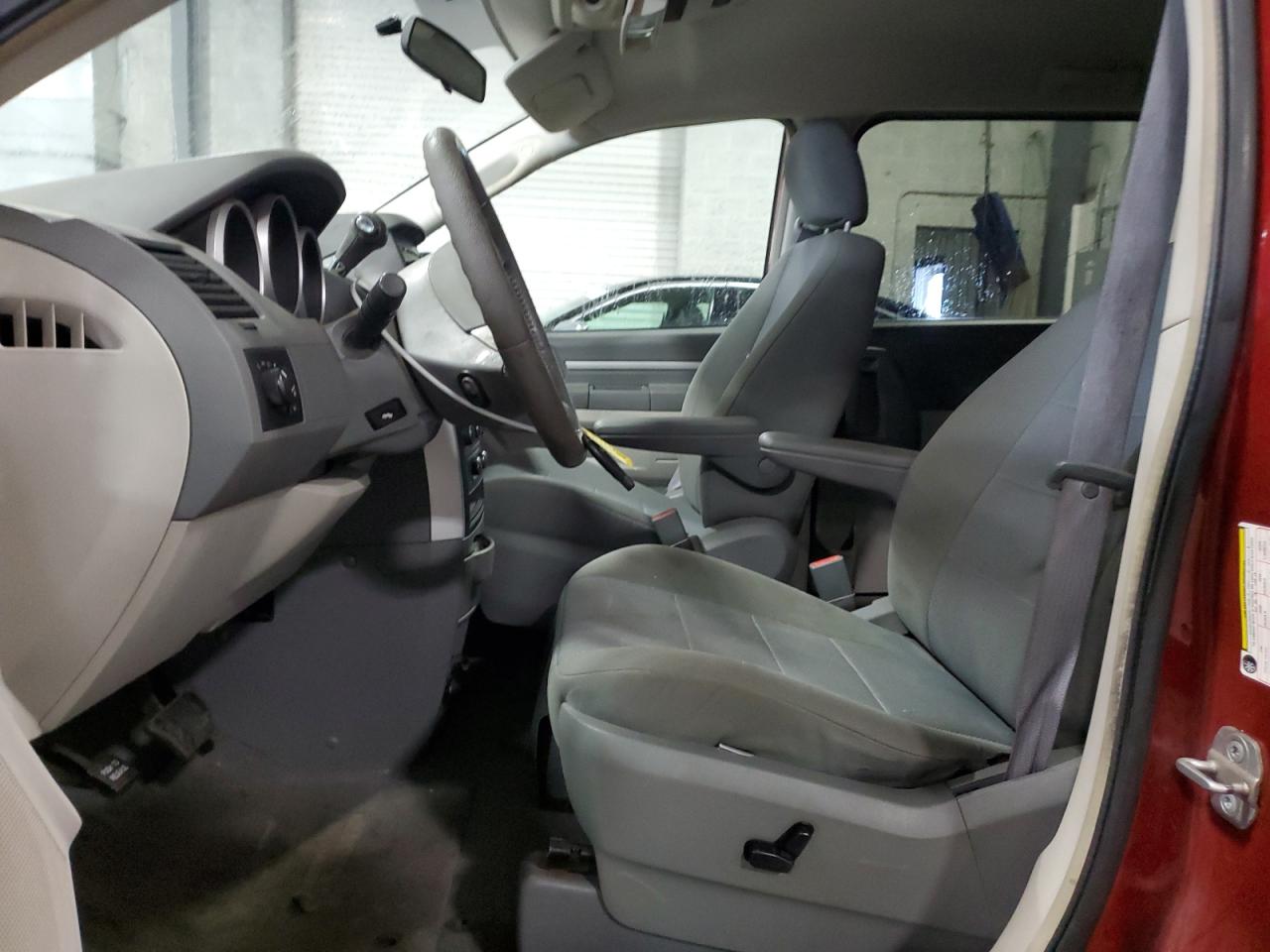 2008 Dodge Caravan - Image 7