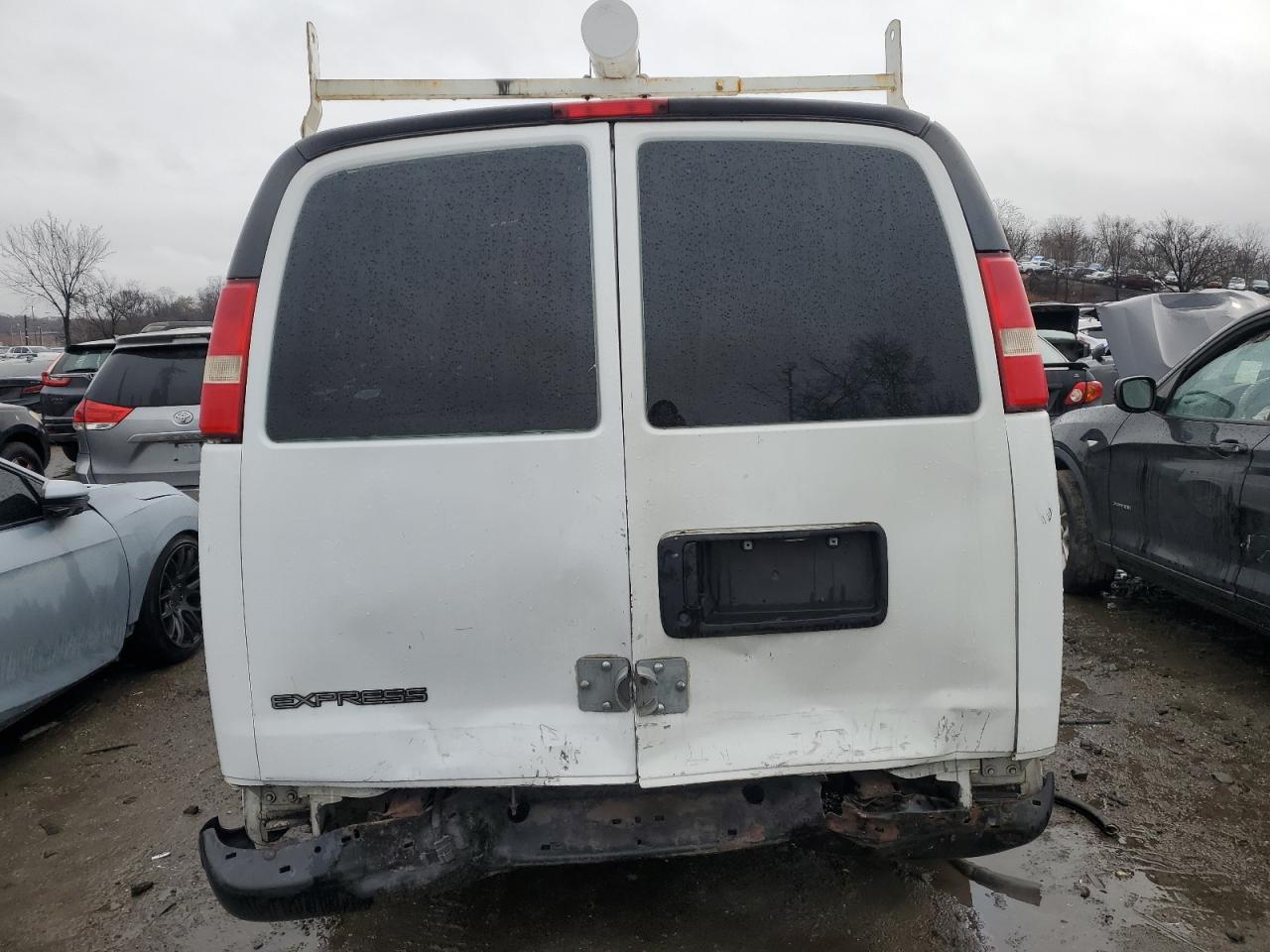 2014 Chevrolet Express - Image 6