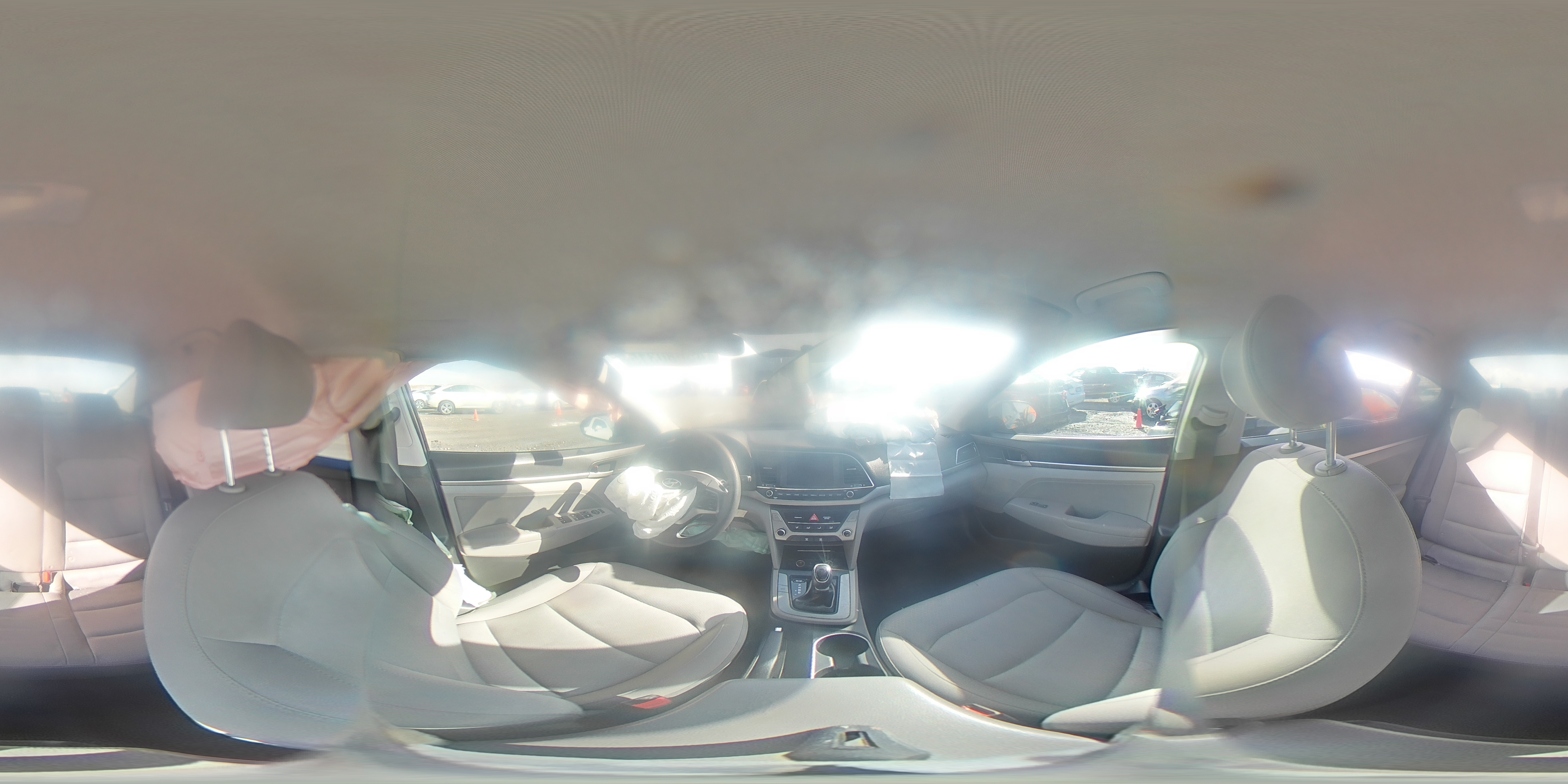 2017 Hyundai Elantra - Image 13
