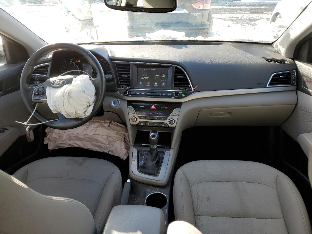2018 Hyundai Elantra - Image 8