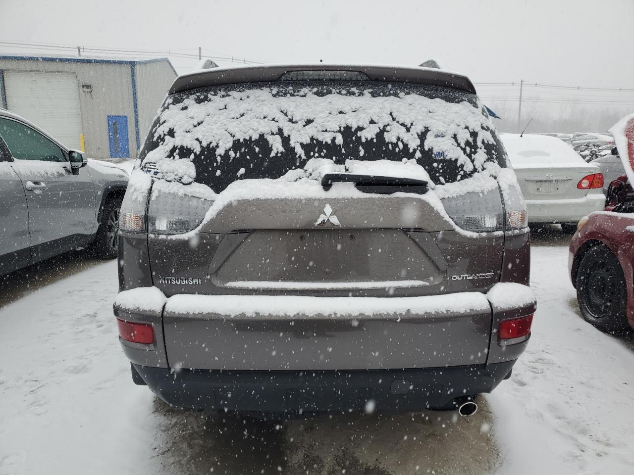 2012 Mitsubishi Outlander - Image 6