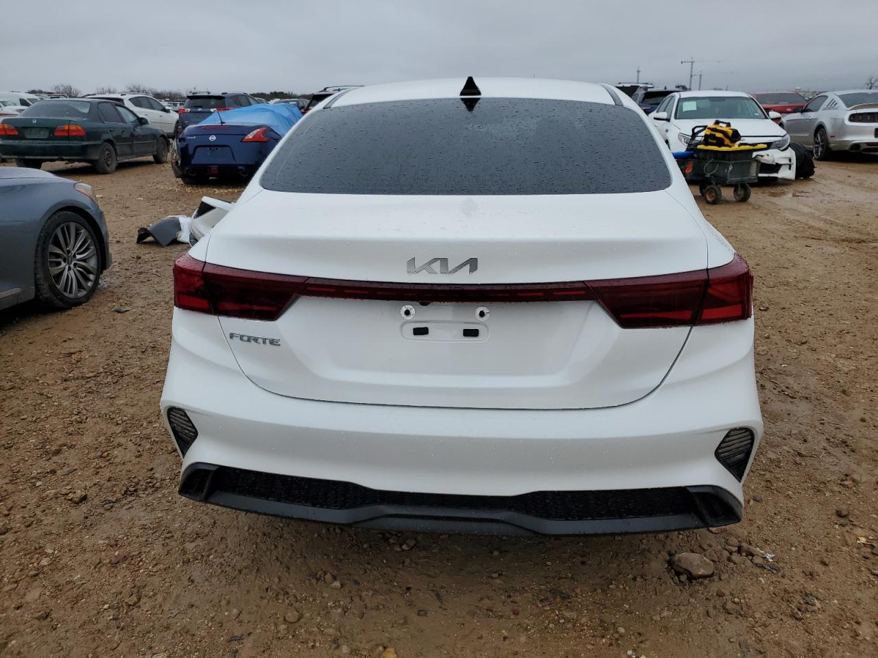 2024 Kia Forte - Image 6