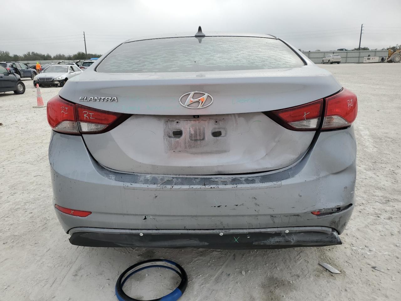 2015 Hyundai Elantra - Image 6
