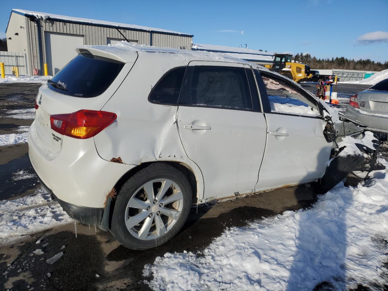 2015 Mitsubishi Outlander - Image 3
