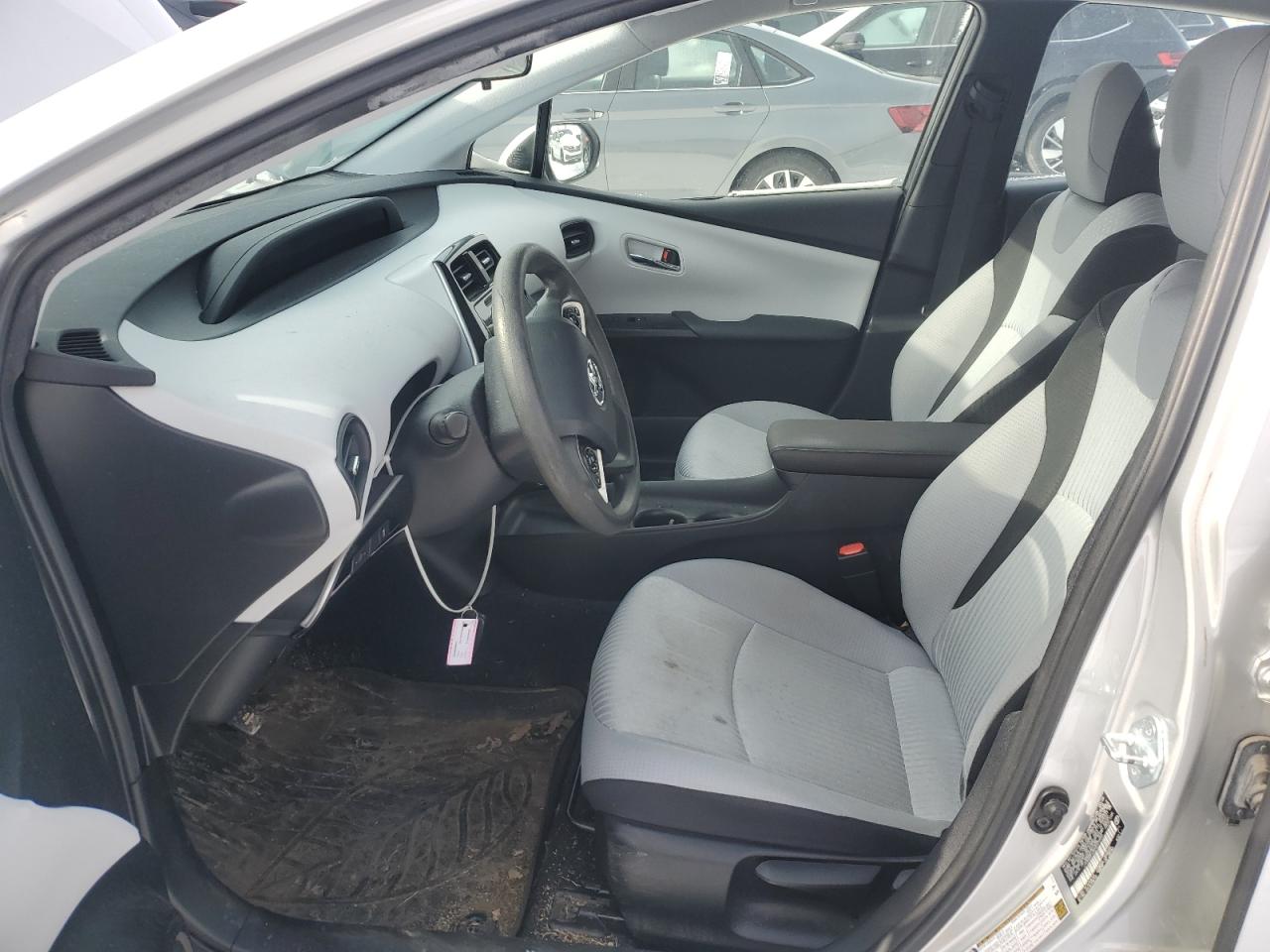 2016 Toyota Prius - Image 7