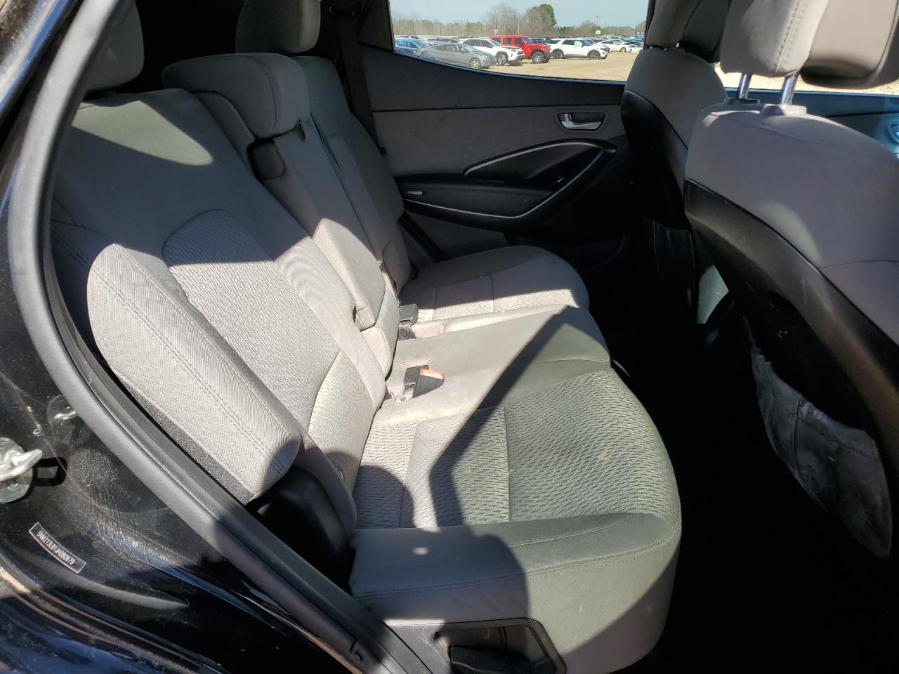 2018 Hyundai Santa Fe - Image 10