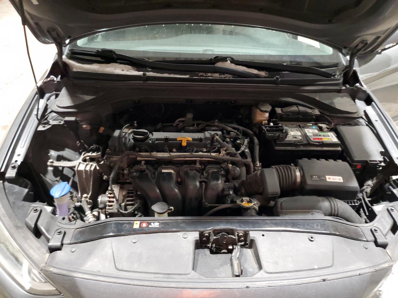 2018 Hyundai Elantra - Image 12