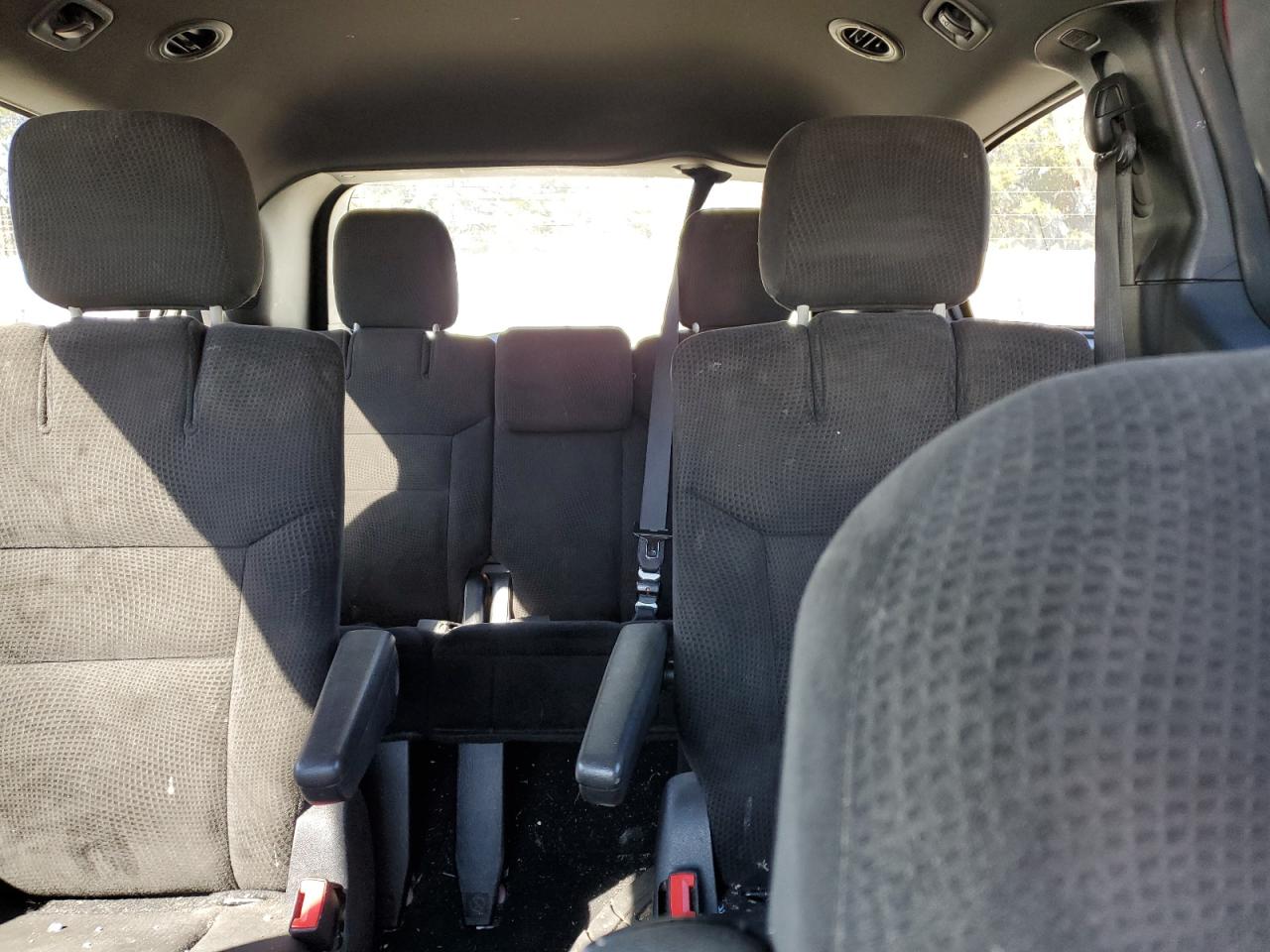 2016 Dodge Caravan - Image 10