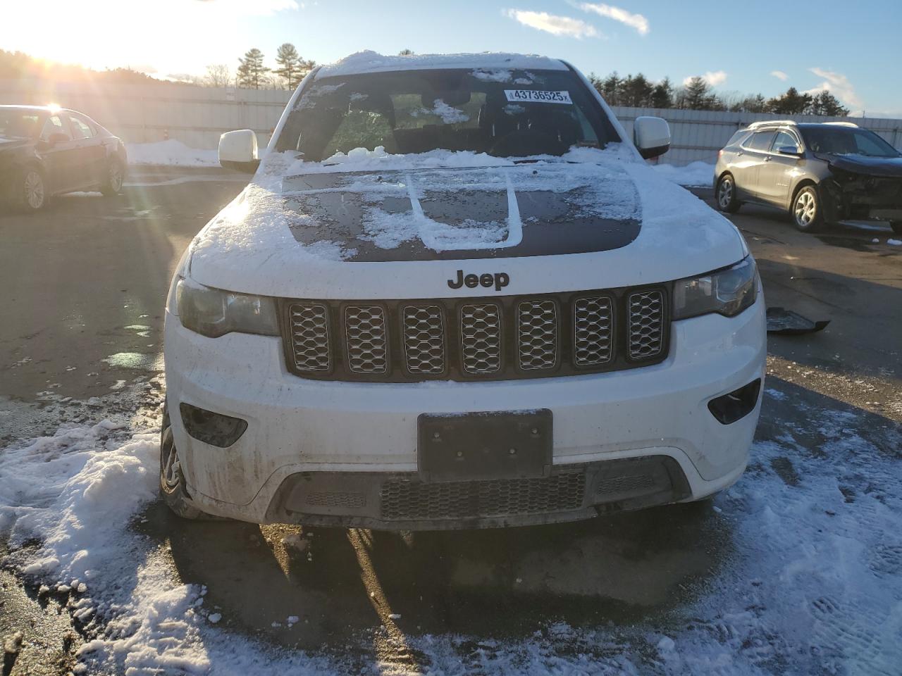 2018 Jeep Grand Cherokee - Image 5