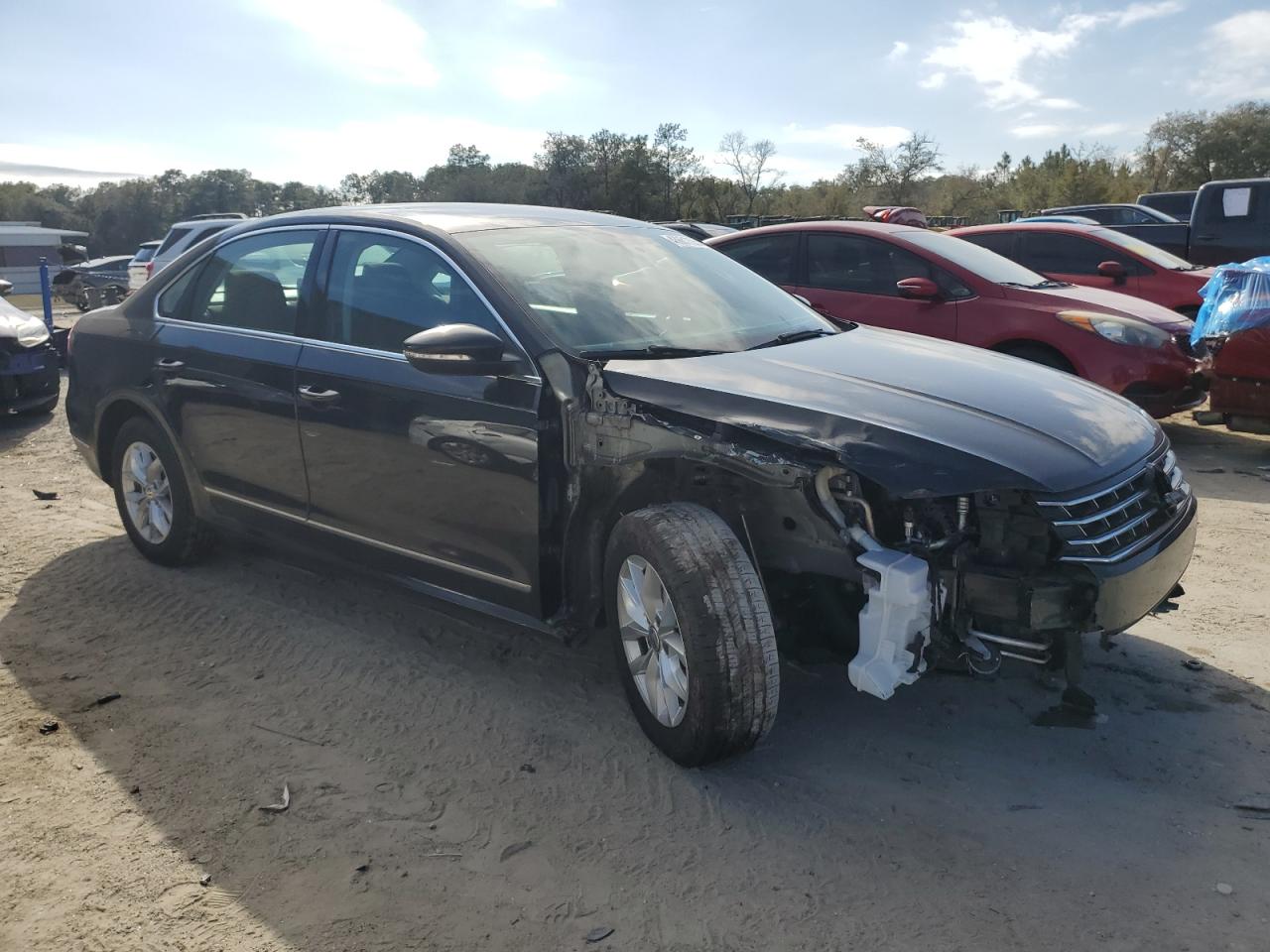 2017 Volkswagen Passat - Image 4