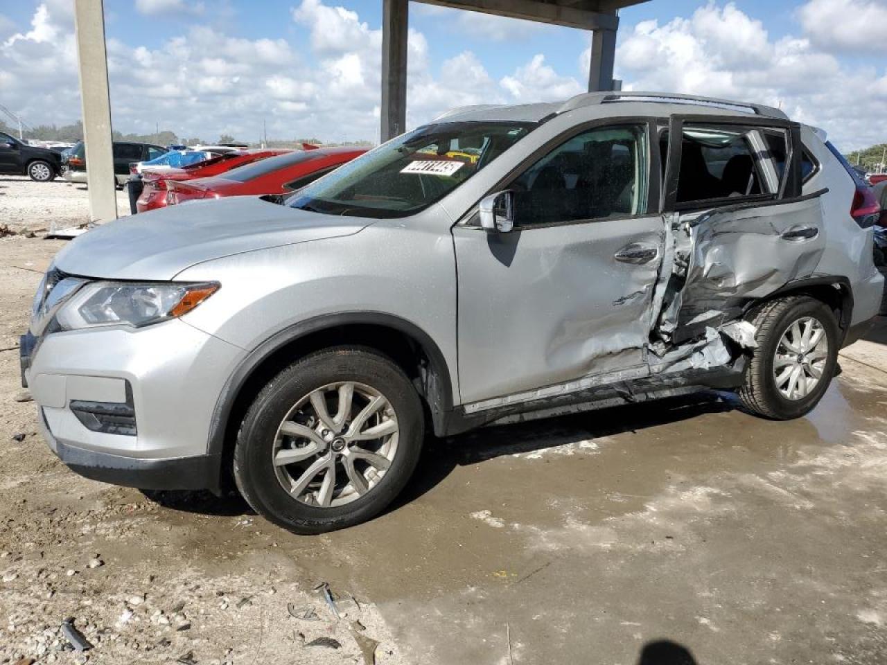 2020 Nissan Rogue - Image 1