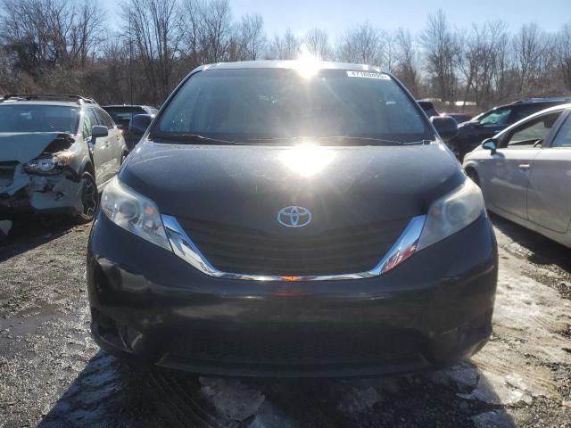 2013 TOYOTA SIENNA LE