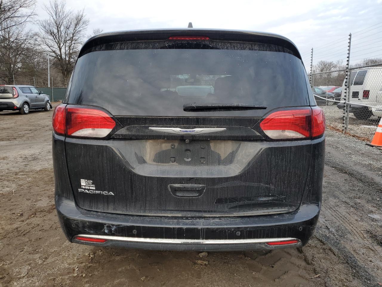 2018 Chrysler Pacifica - Image 6