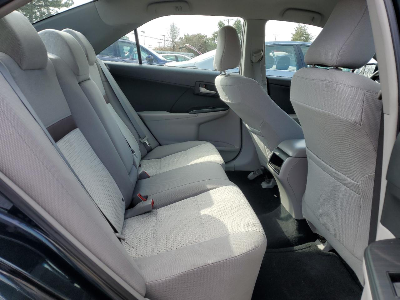2014 Toyota Camry - Image 10