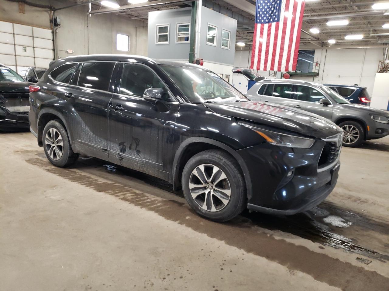 2021 Toyota Highlander - Image 4