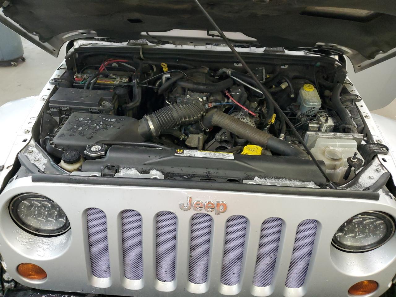 2010 Jeep Wrangler - Image 12