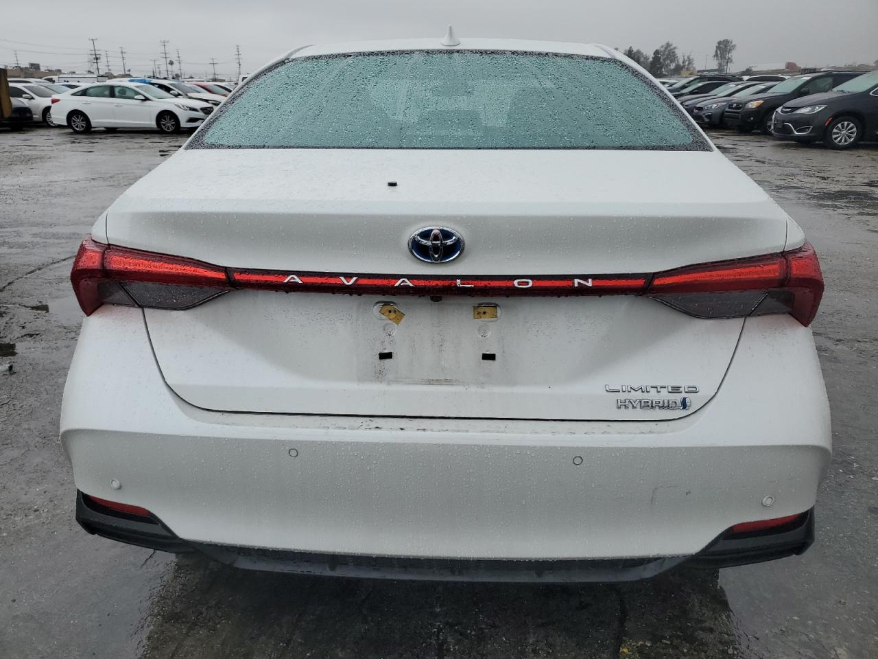 2021 Toyota Avalon - Image 6