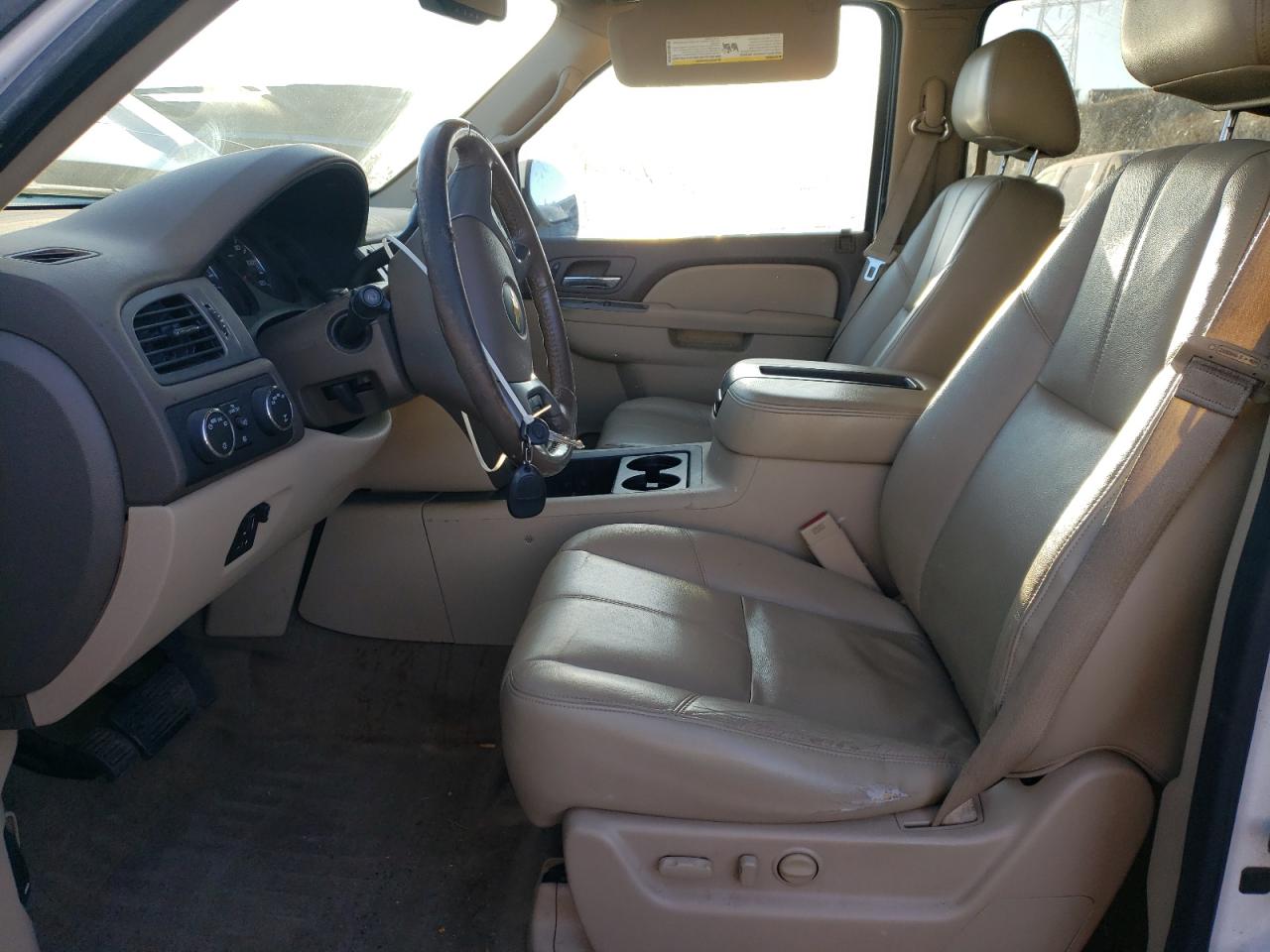 2013 Chevrolet Suburban - Image 7