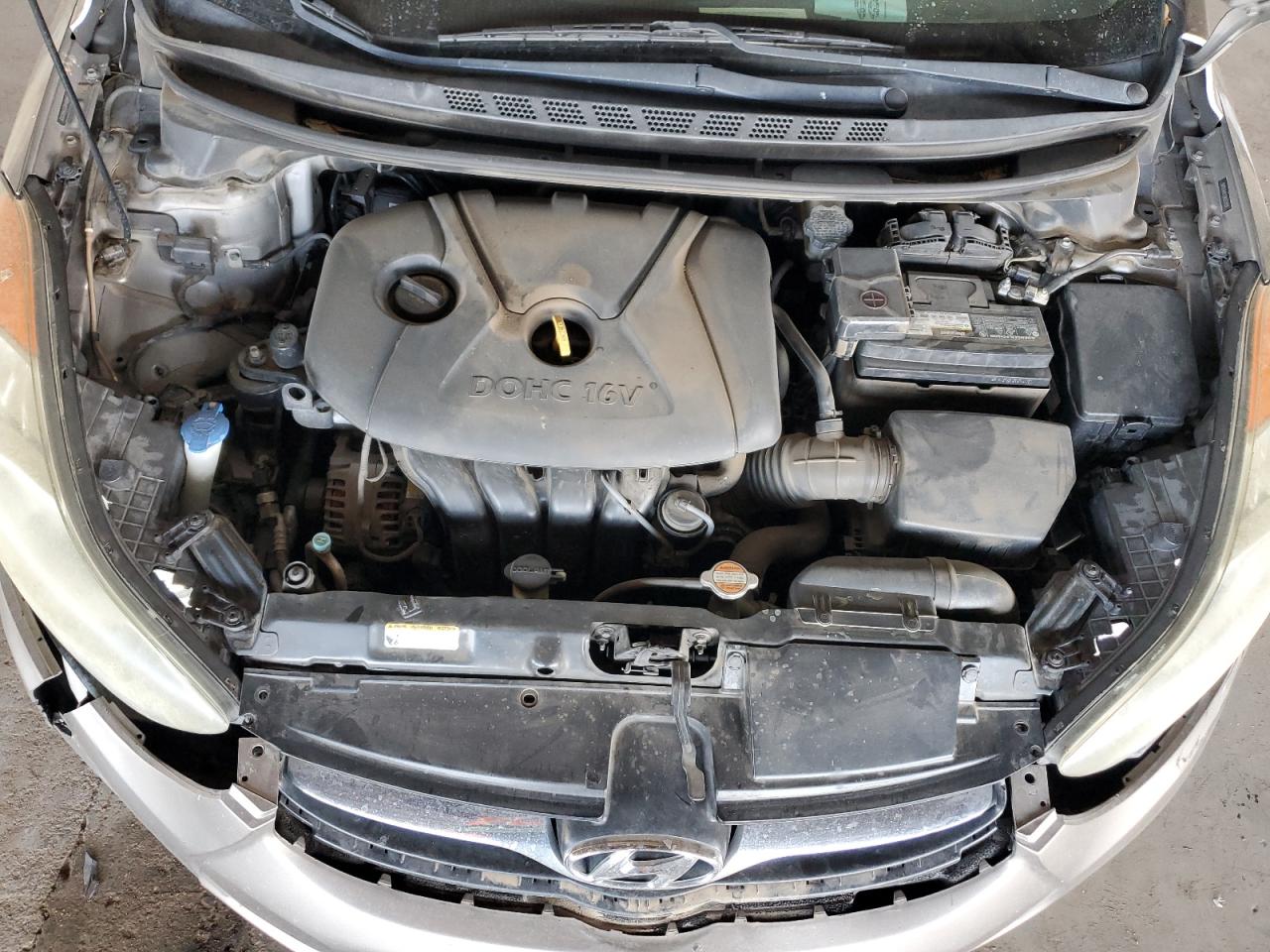 2012 Hyundai Elantra - Image 11