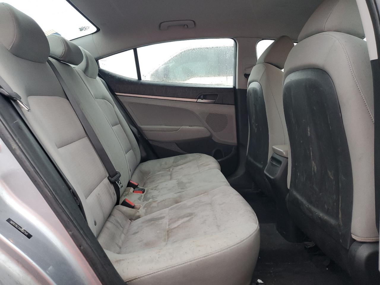 2017 Hyundai Elantra - Image 10