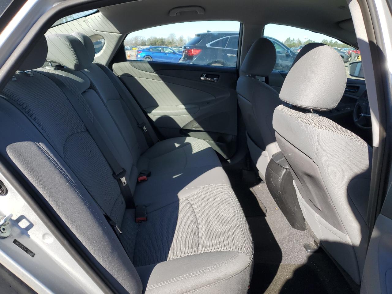 2013 Hyundai Sonata - Image 10