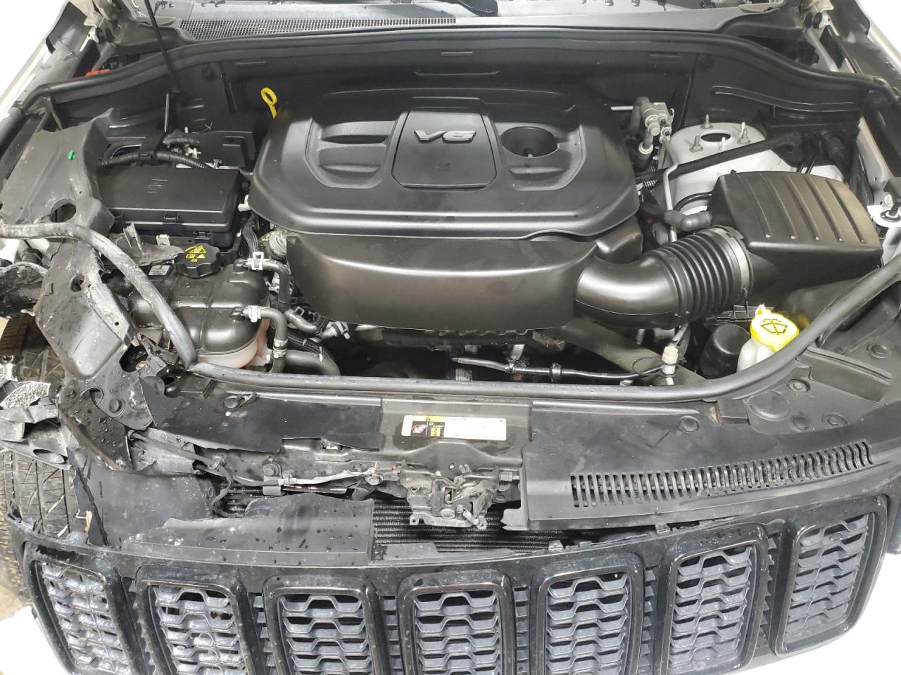 2019 Jeep Grand Cherokee - Image 14