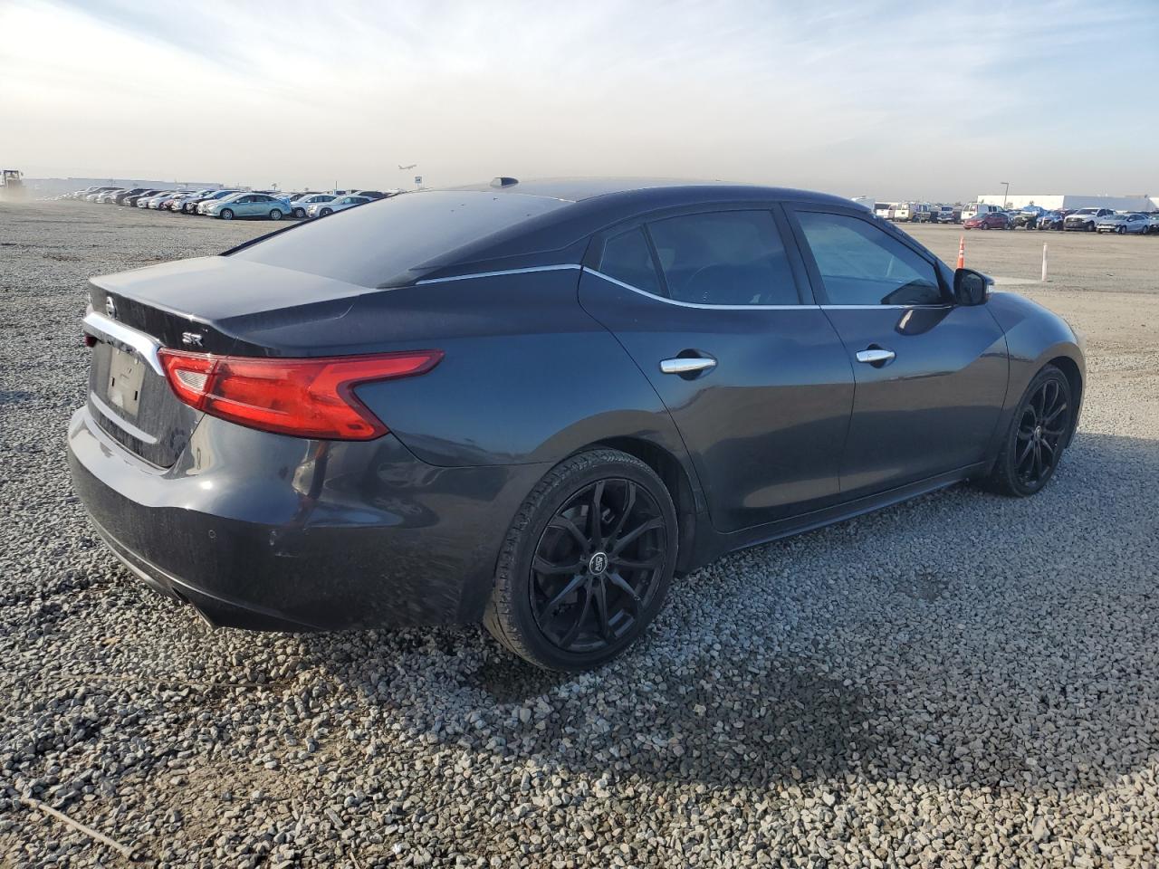 2016 Nissan Maxima - Image 3