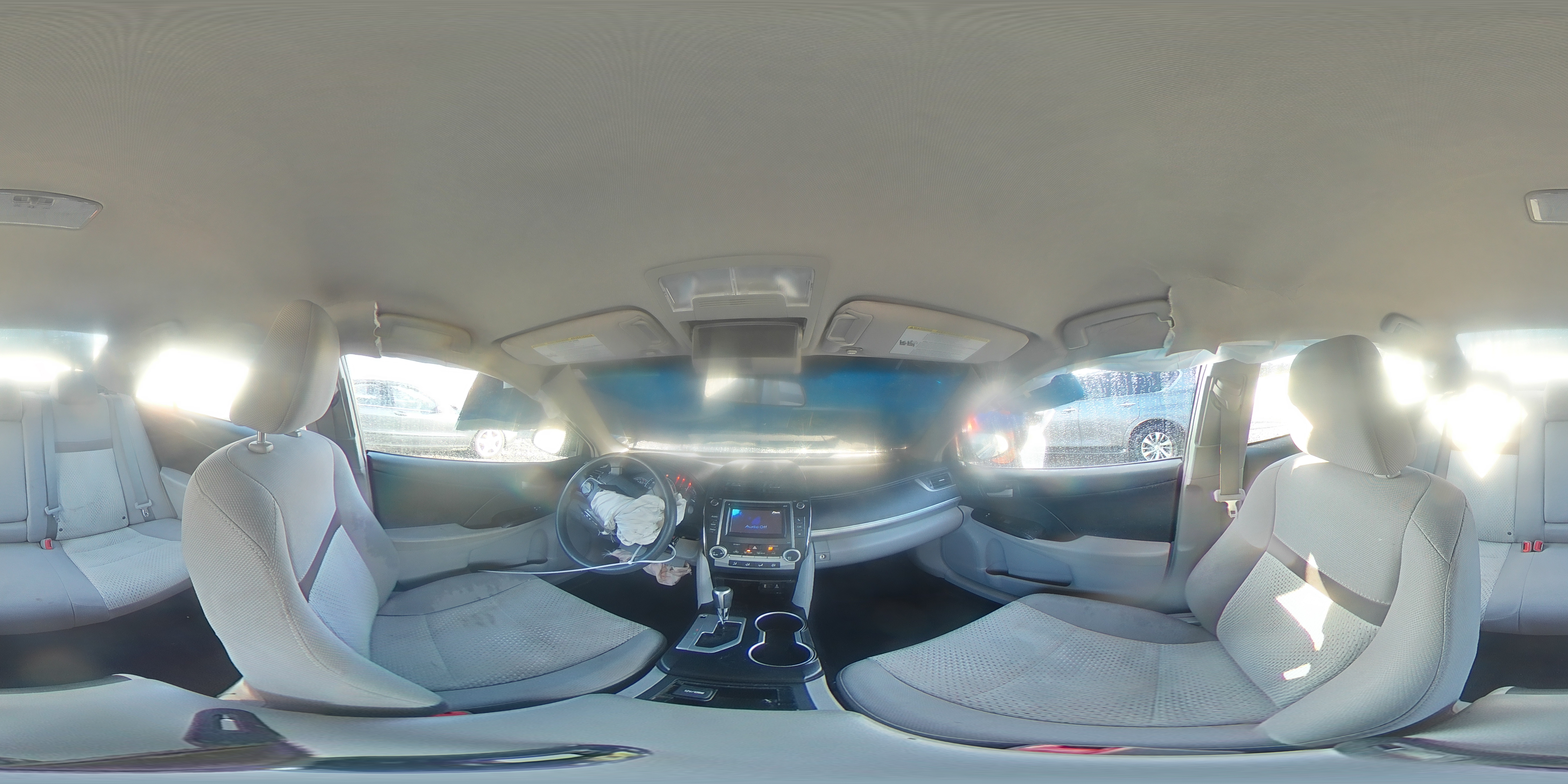 2014 Toyota Camry - Image 15