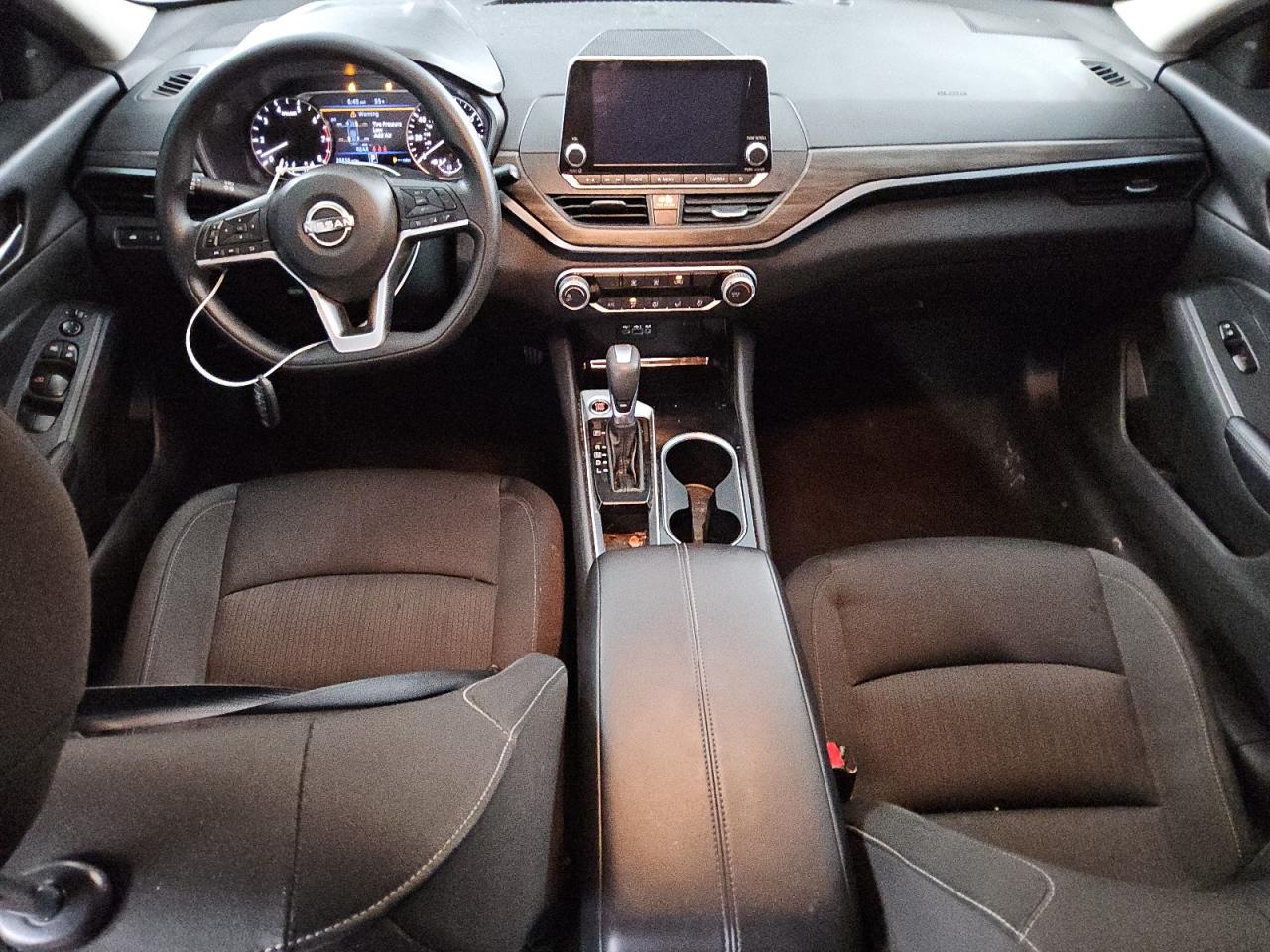 2024 Nissan Altima - Image 8