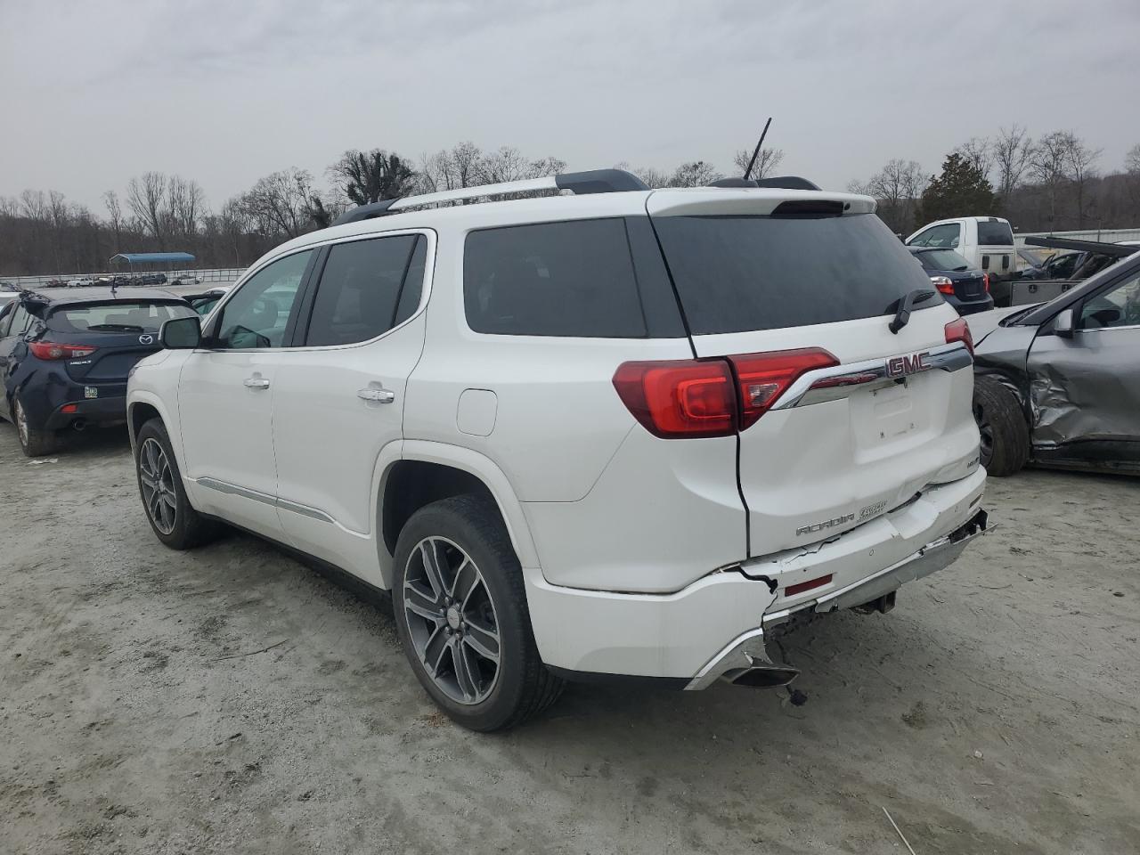 2018 GMC Acadia - Image 2