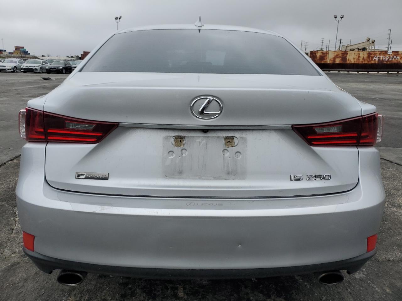 2015 Lexus IS - Image 6
