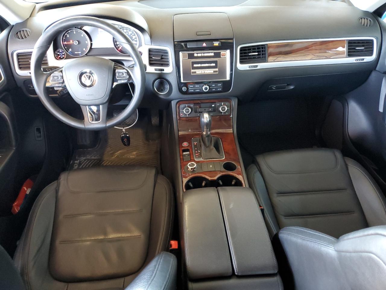 2014 Volkswagen Touareg - Image 8
