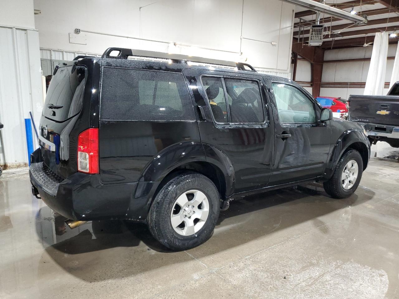 2011 Nissan Pathfinder - Image 3
