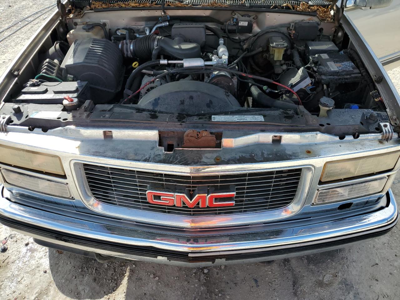 1999 GMC Suburban - Image 12