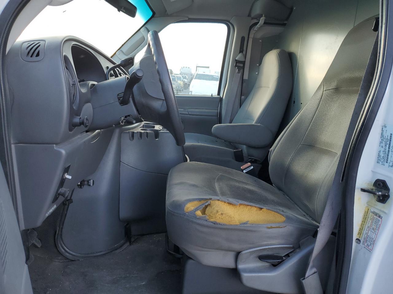 2005 Ford Econoline - Image 7