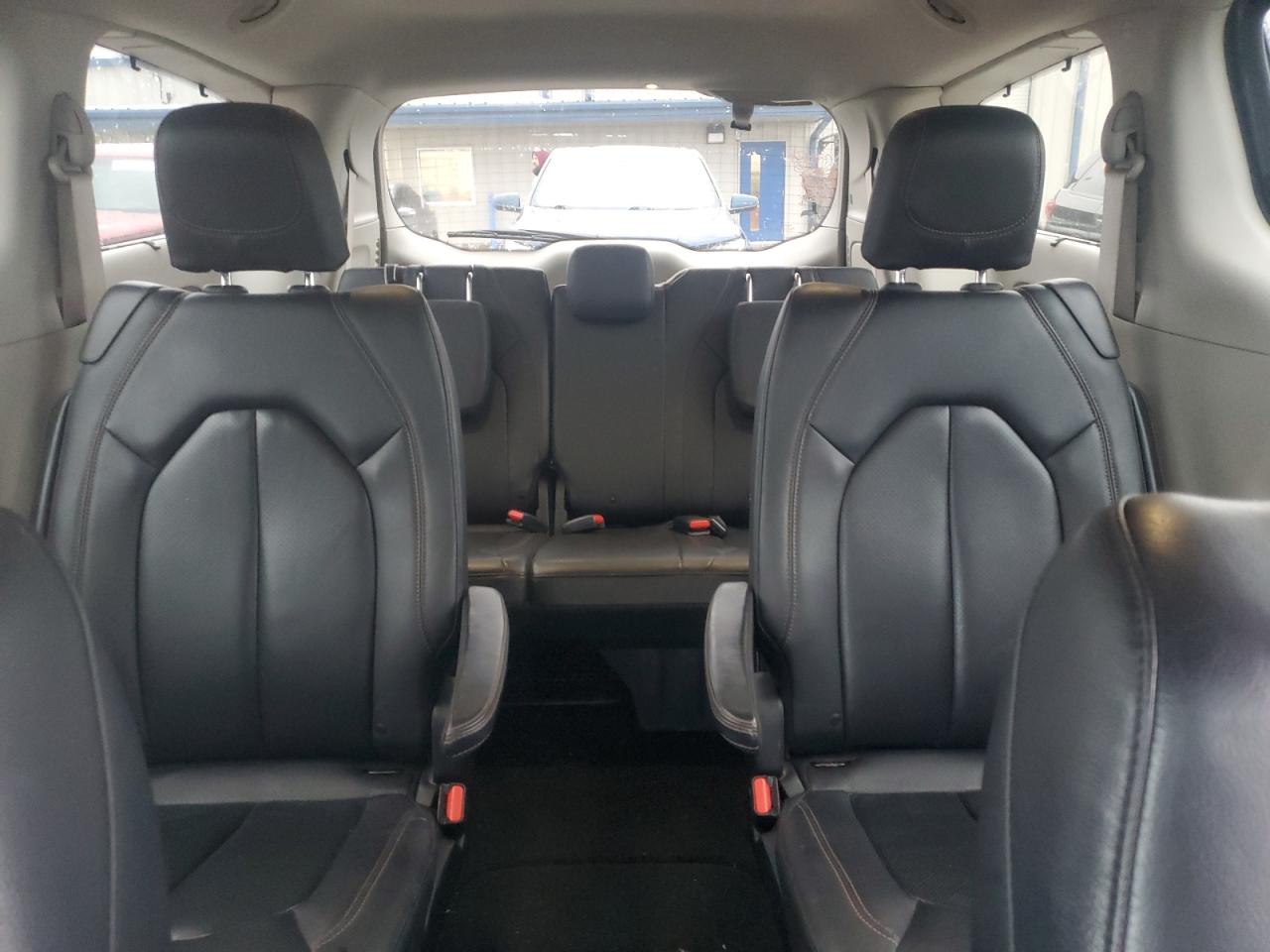 2019 Chrysler Pacifica - Image 10