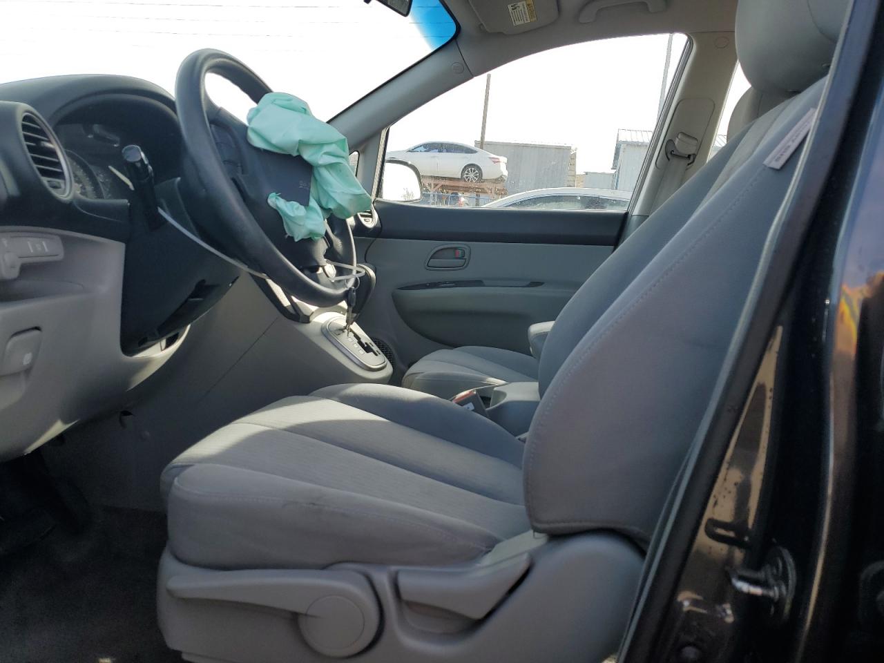 2007 Kia Rondo - Image 7