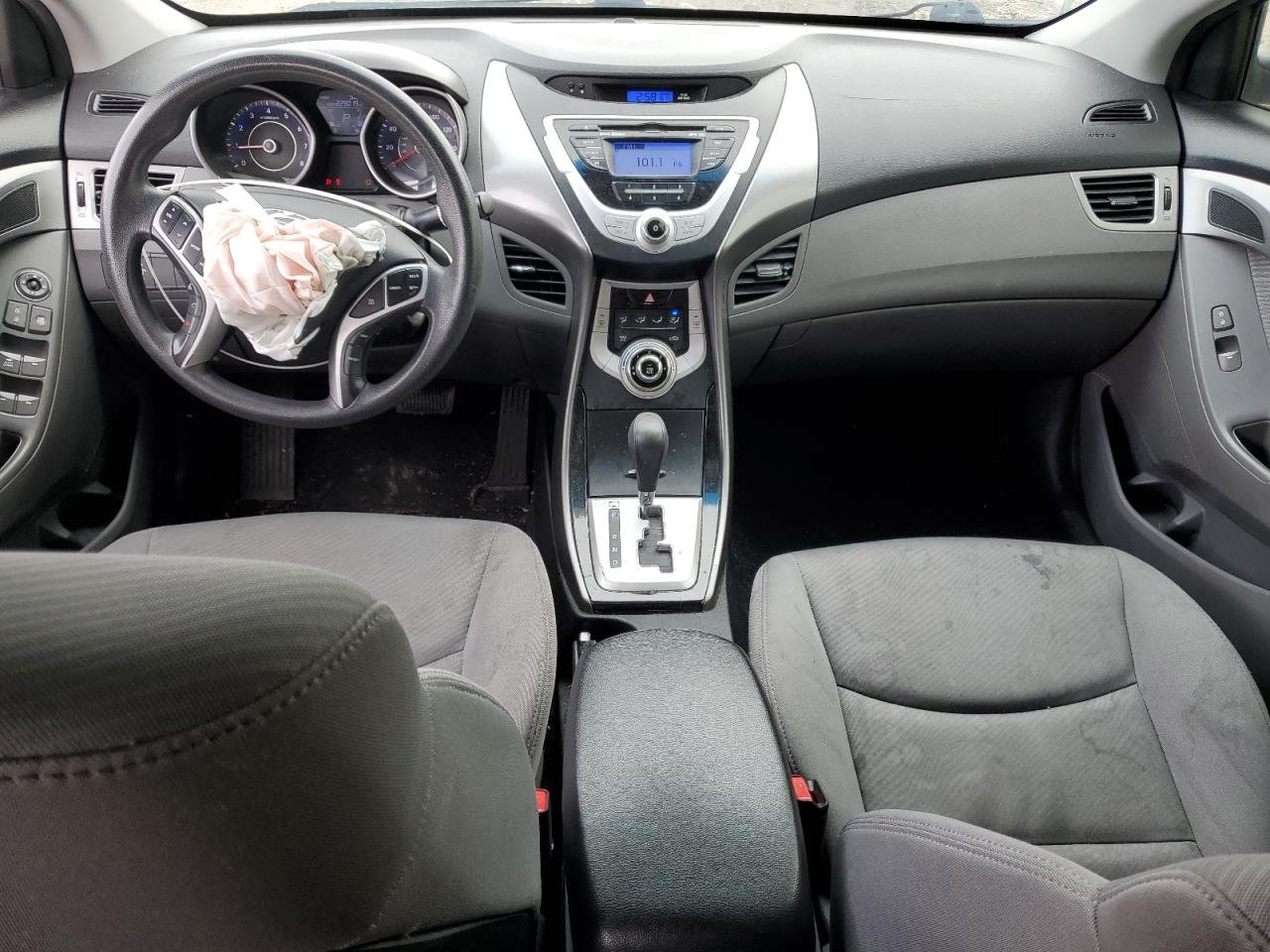 2012 Hyundai Elantra - Image 8