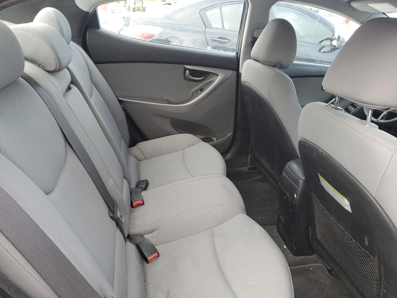 2013 Hyundai Elantra - Image 10